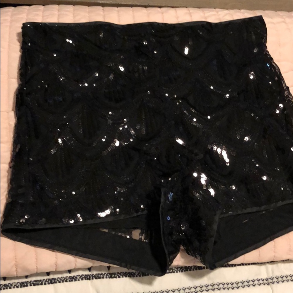 H&M BLACK SEQUIN ART DECO SHORTS SIZE 10 NWT